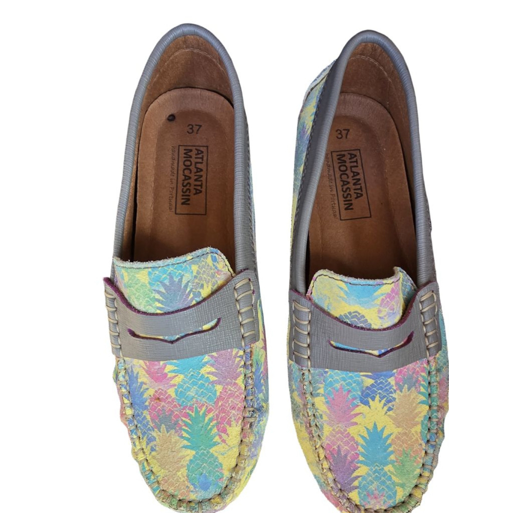 Atlanta Moccasin Pineapple Print Loafers Size 6.5 Yellow